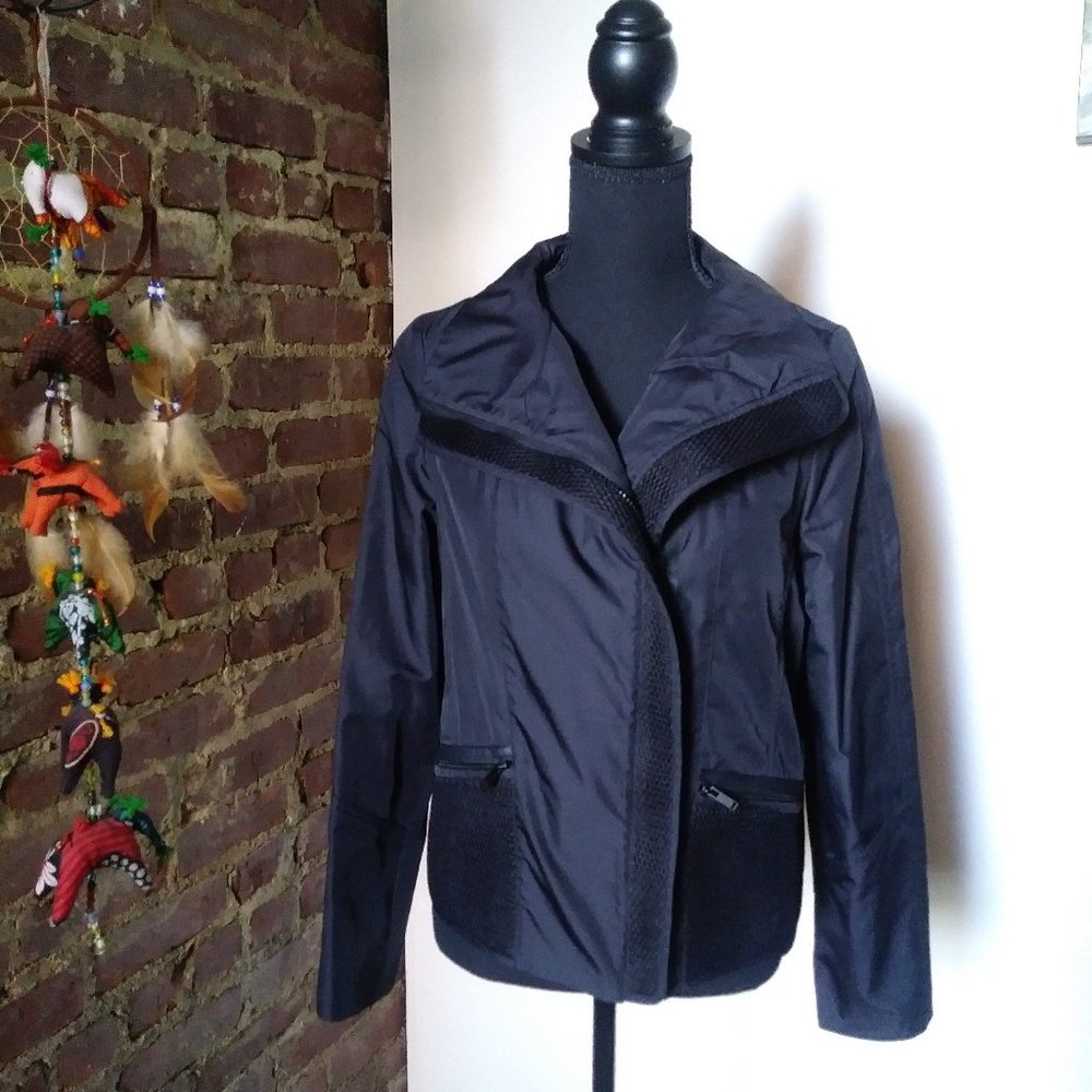 Demoo Parkchoonmoo Windbreaker Zip Up Jacket with Mesh Panels